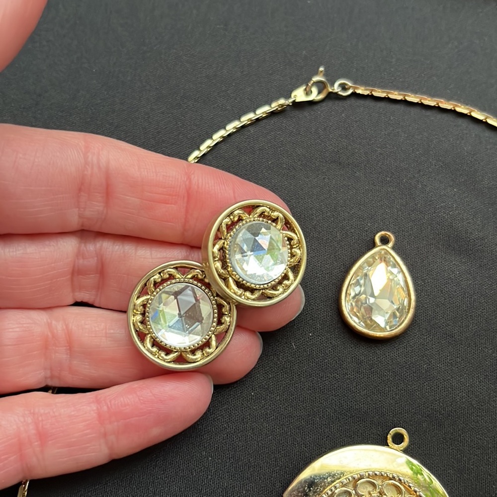 Gold Tone Jewelry Charms Bundle - Picture 5 of 9